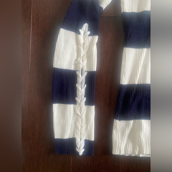 Molly Bracken sweater - Picture 3 of 6